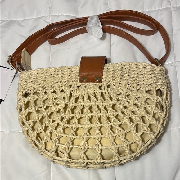 Cream and Brown Crossbody Bag with Woven Straw and Leather Flap - Picture 4 of 7
